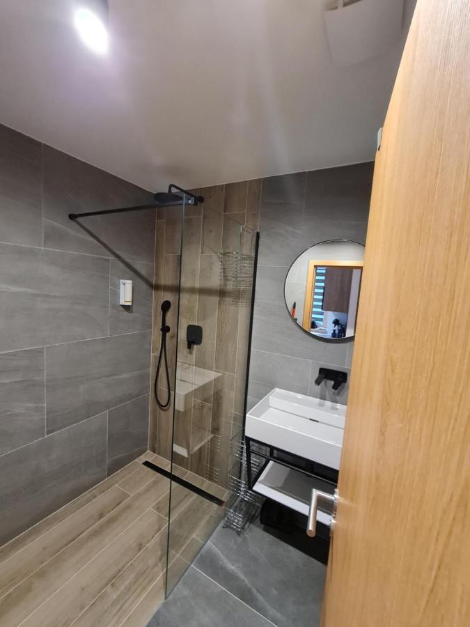 Apartman Veka-Hotel Ovruc Štrbské Pleso Esterno foto